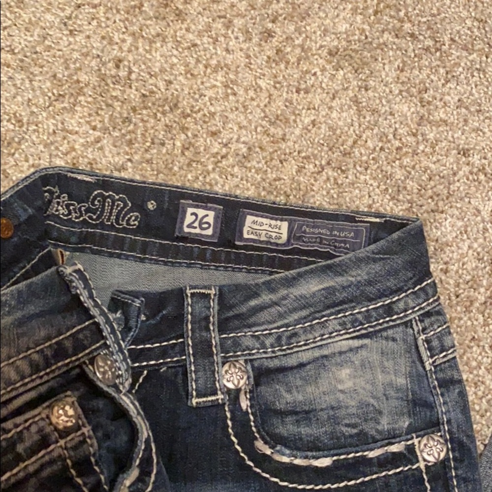 Miss Me Capri, Worn once! Cute Badazzle!!